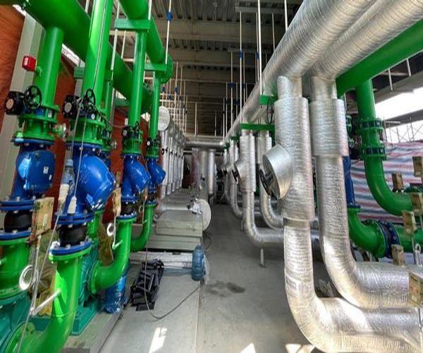 Thi c&ocirc;ng hệ thống chiller c&ocirc;ng ty Việt Nam